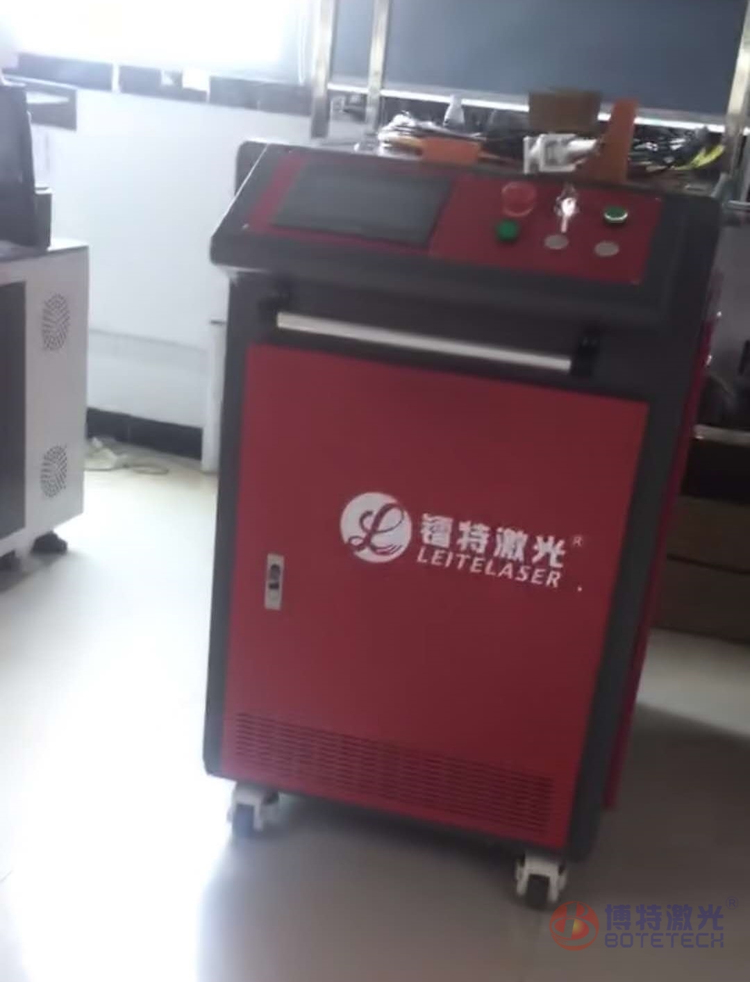 手持式激光焊接機 手持式激光焊接機